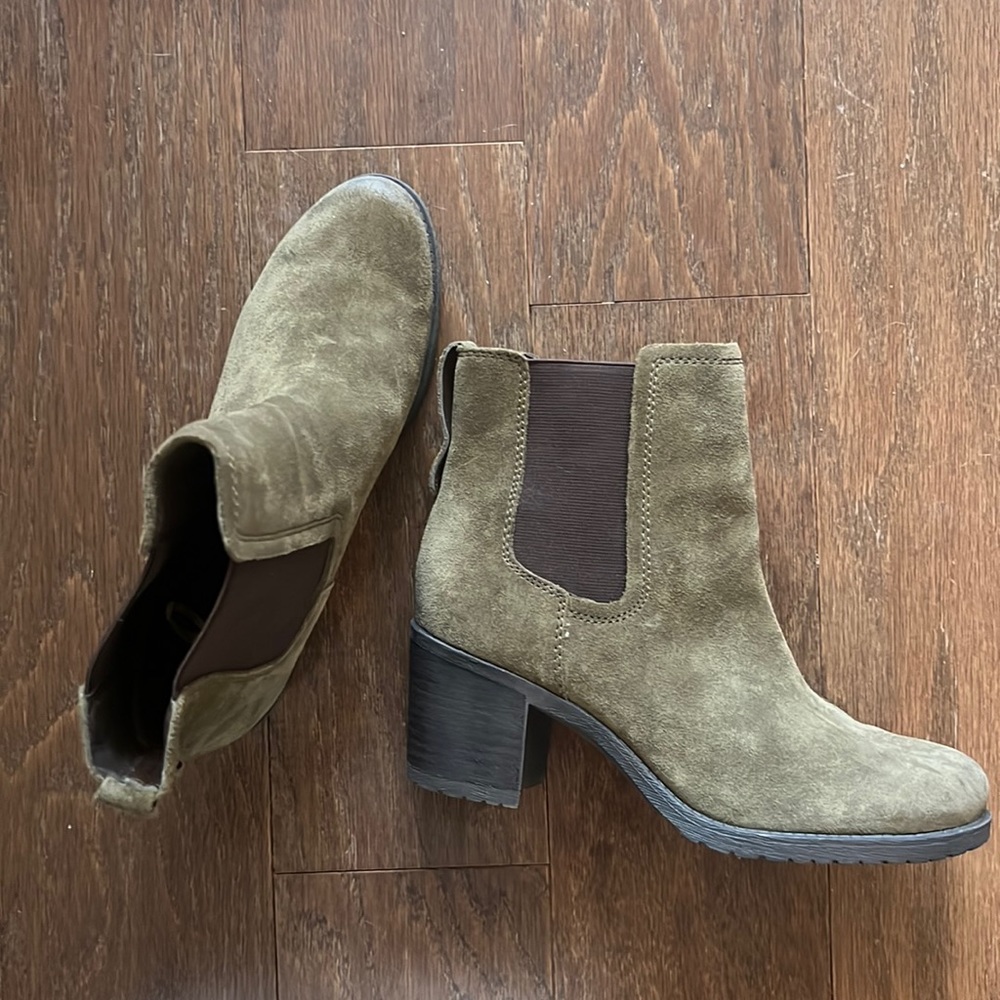 Women’s Sam Edelman suede Booties